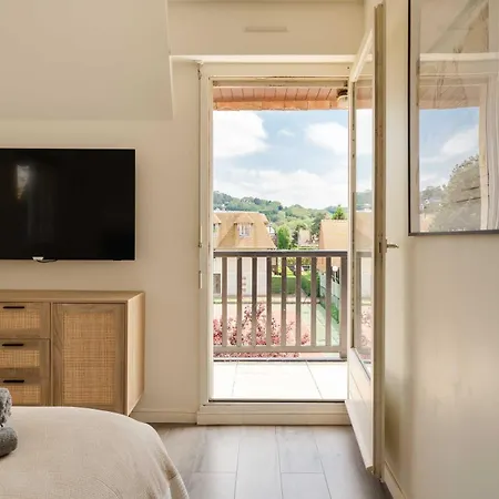 Stunning 2-bedroom - Pool And Tennis 公寓