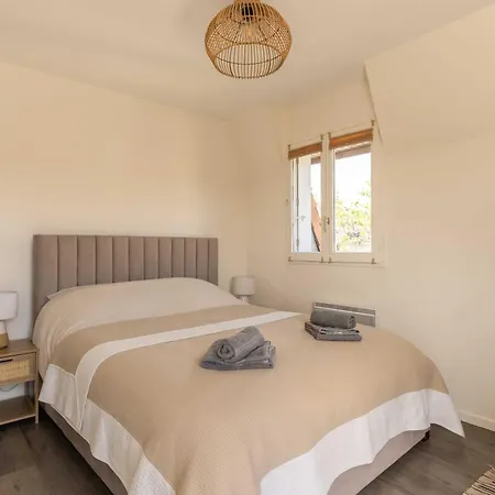 Stunning 2-bedroom - Pool And Tennis Appartement Deauville