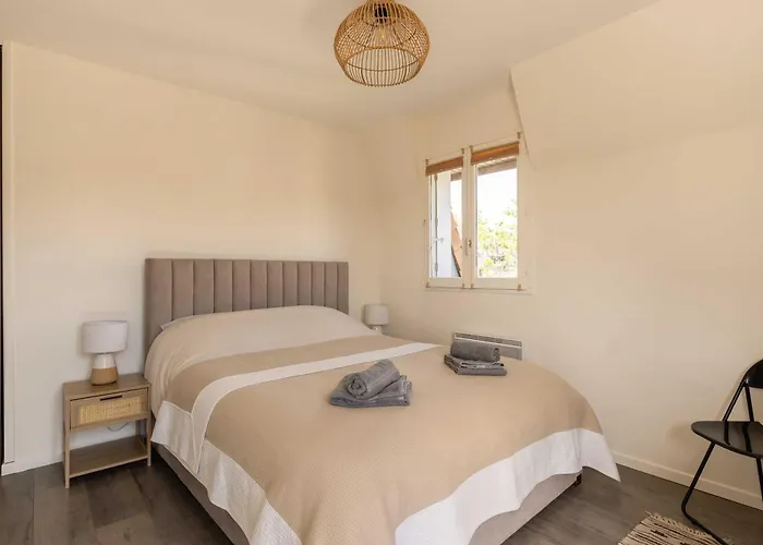 Stunning 2-bedroom - Pool And Tennis Appartement Deauville