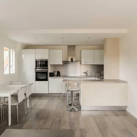 Stunning 2-bedroom - Pool And Tennis