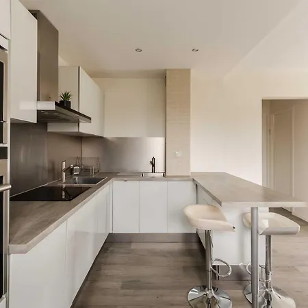 Apartment Stunning 2-bedroom - Pool And Tennis *