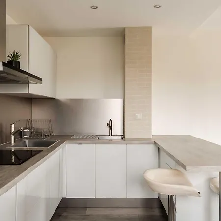 Stunning 2-bedroom - Pool And Tennis *