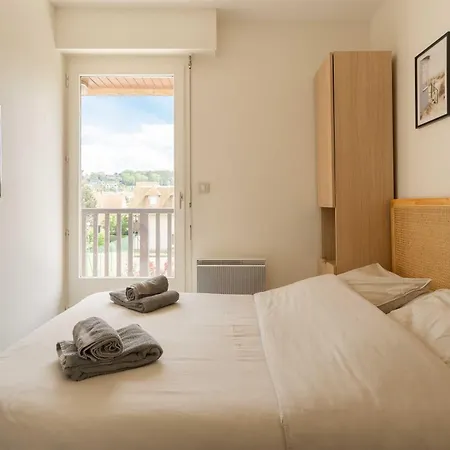 Stunning 2-bedroom - Pool And Tennis * Deauville