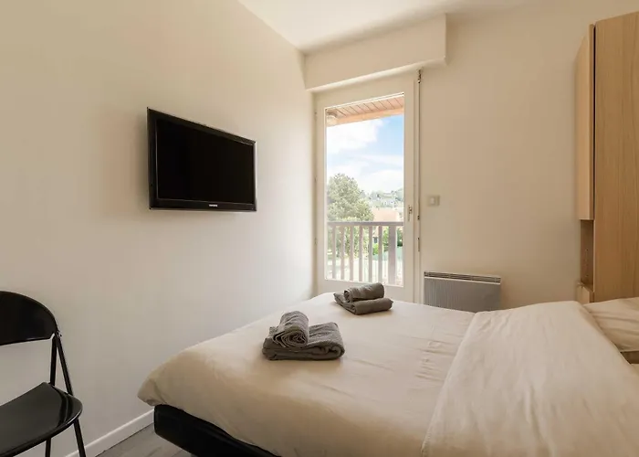 Daire Stunning 2-bedroom - Pool And Tennis