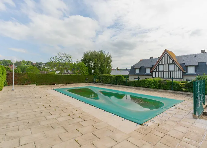 Stunning 2-bedroom - Pool And Tennis Daire *