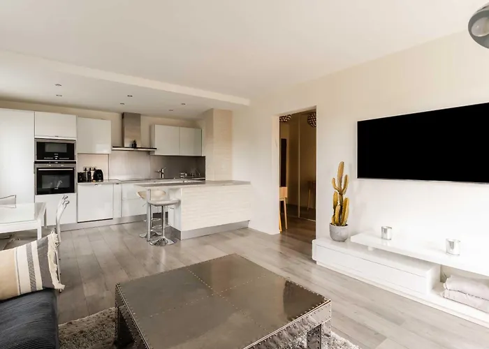 Daire Stunning 2-bedroom - Pool And Tennis *